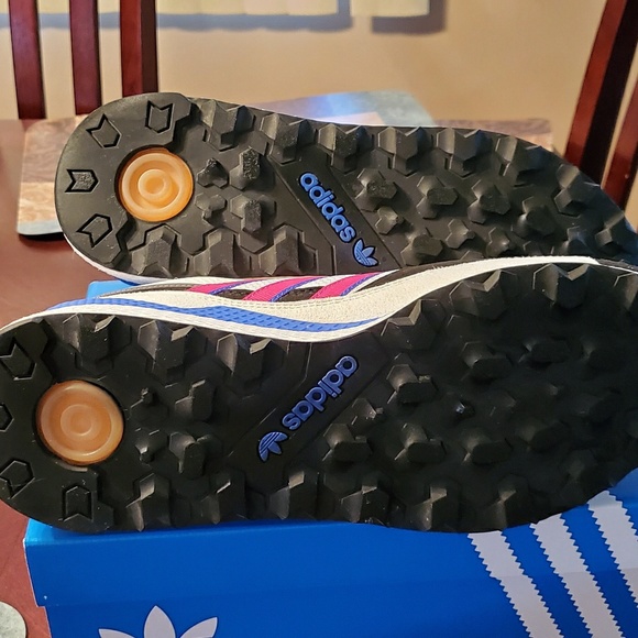 Adidas Ultra Tech - Picture 5 of 5